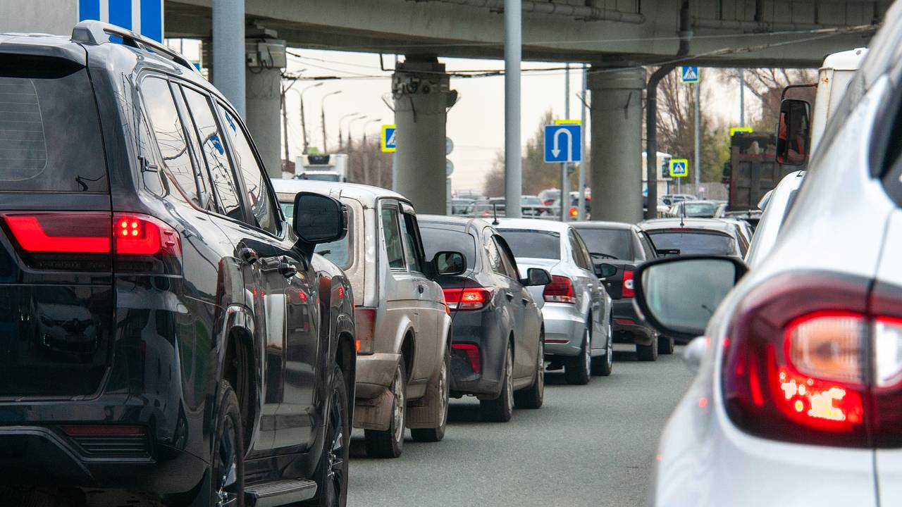 Водителям раскрыли способы отмыть авто от почек и смолы: Городская среда:  Экономика: Lenta.ru