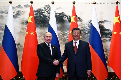 Путин заявил о постоянном контакте с Си Цзиньпином