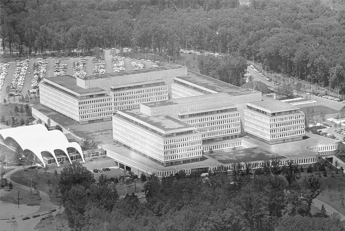 Здание штаб-квартиры Центрального разведывательного управления в Лэнгли, штат Вирджиния, 1962 год