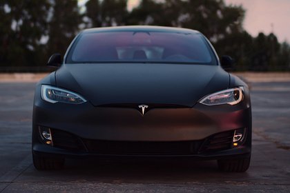 От автопилота отказалось почти 100 процентов владельцев Tesla