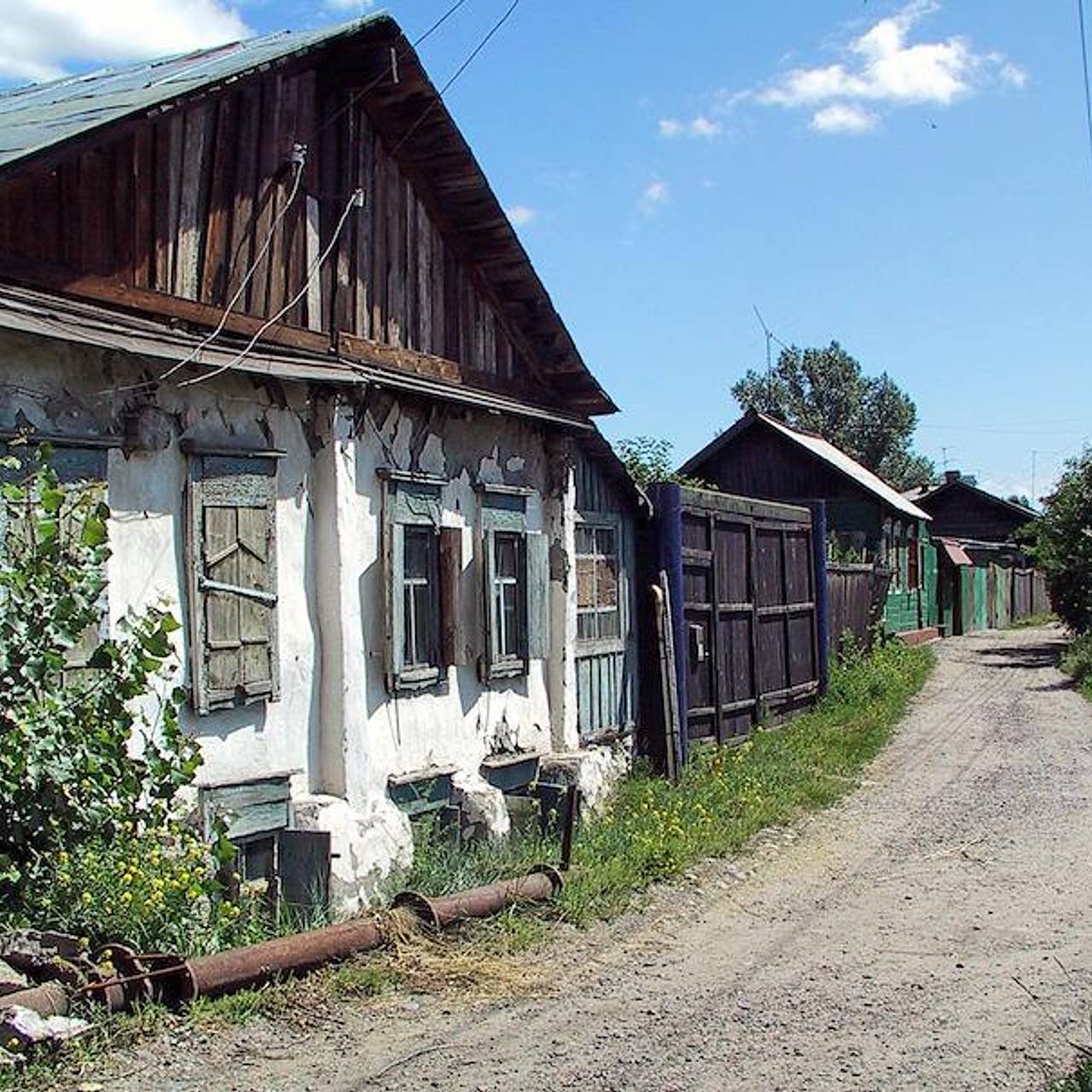 В российском городе власти выселили сирот из квартир в старые бараки:  Недвижимость: Экономика: Lenta.ru