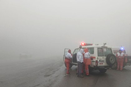 Спасатели не обнаружили следов вертолета президента Ирана