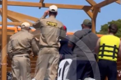 Жестокое избиение туриста работниками пляжа в Сочи попало на видео