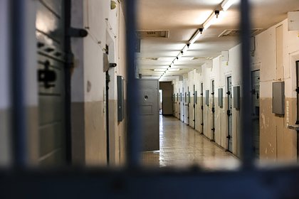 Учительница получила шесть лет тюрьмы за секс с 14-летним школьником