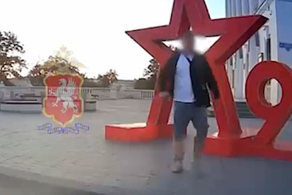 Крымчанин помочился на инсталляцию в честь Дня Победы и попал на видео