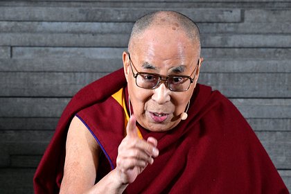 Далай-лама назвал телеоператора толстым и посоветовал сесть на диету