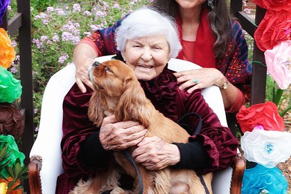 Работающая 102-летняя женщина раскрыла секрет долголетия
