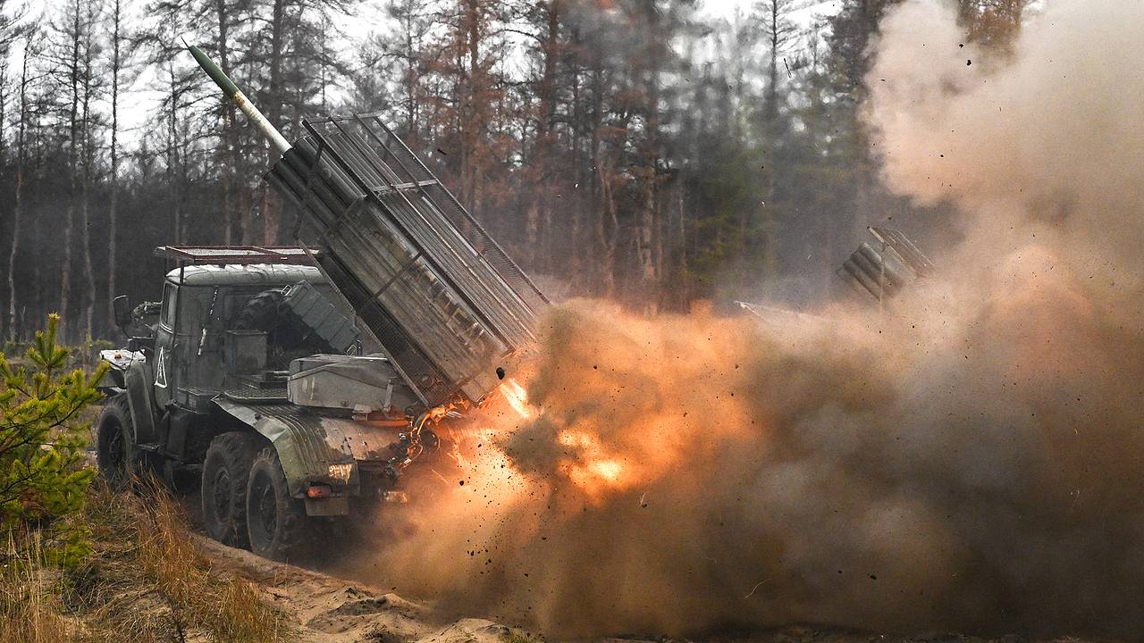 ВС России уничтожили поезд с танками ВСУ: подробности, куда ехал состав с  вооружением: Украина: Бывший СССР: Lenta.ru