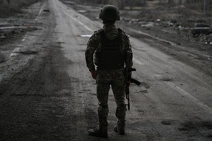 Раненый боец ВСУ спел гимн РФ российскому солдату