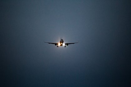 В летевший из Турции в Россию пассажирский самолет ударила молния