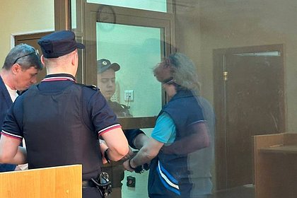 В Москве начальнику отдела по вопросам миграции дали срок за взятки