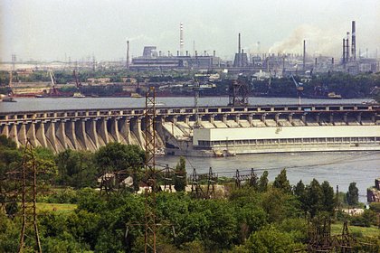 В Херсонской области заявили, что Украина начала массовый сброс воды с ДнепроГЭС. С чем это может быть связано?