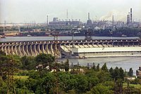 В Херсонской области заявили, что Украина начала массовый сброс воды с ДнепроГЭС. С чем это может быть связано? 