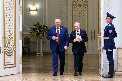 Лукашенко угостил Путина собственным салатом и драниками