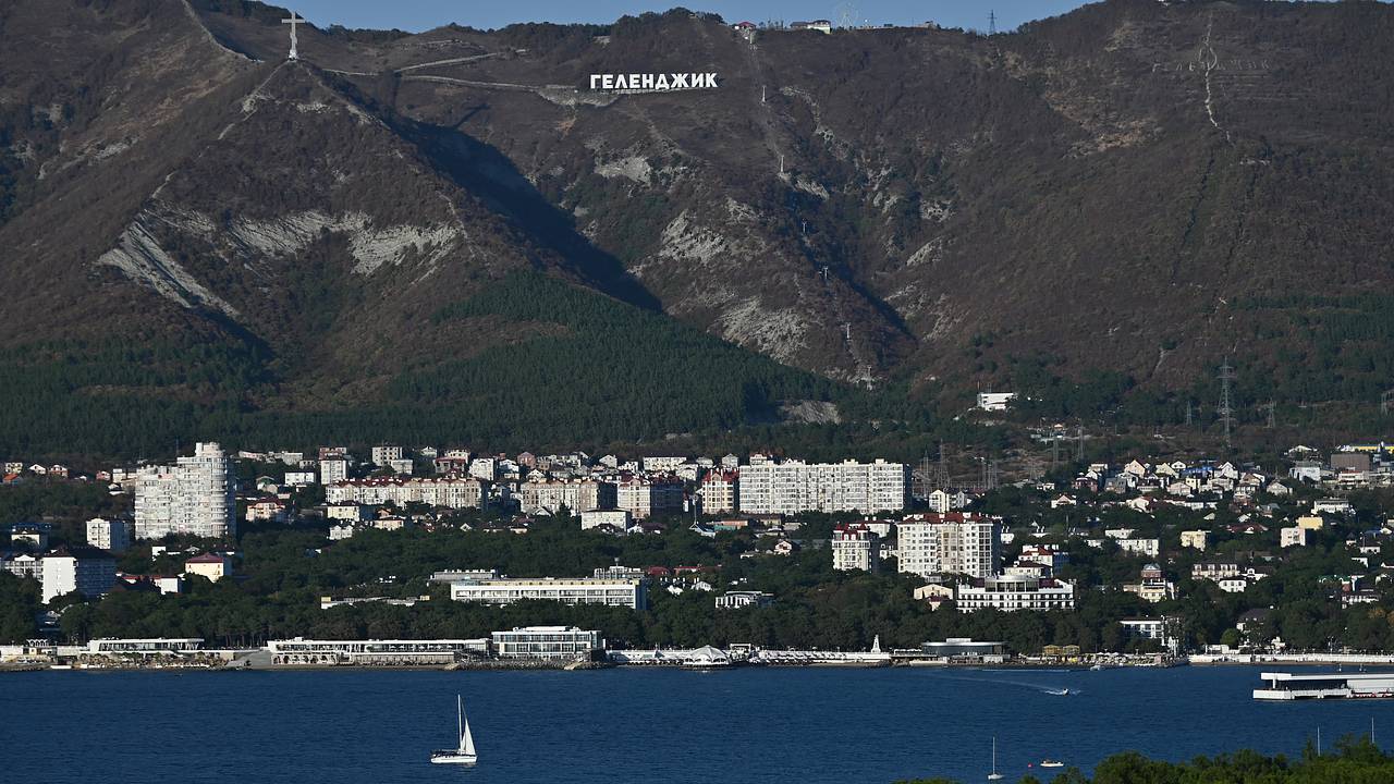 ВСУ впервые атаковали российский город-курорт. Под удар попали гражданские  объекты: Происшествия: Россия: Lenta.ru