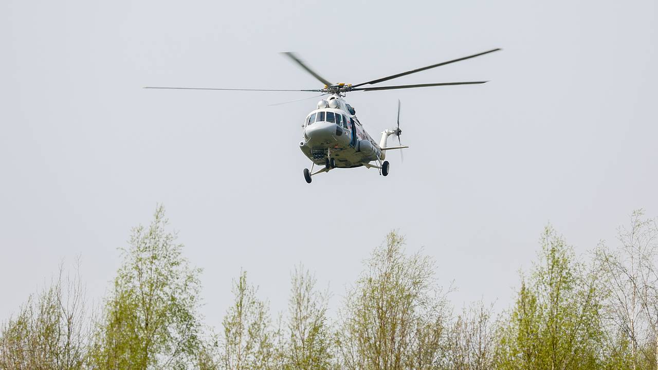 Названа причина аварийной посадки вертолета Ми-8 в Мурманской области:  Происшествия: Россия: Lenta.ru