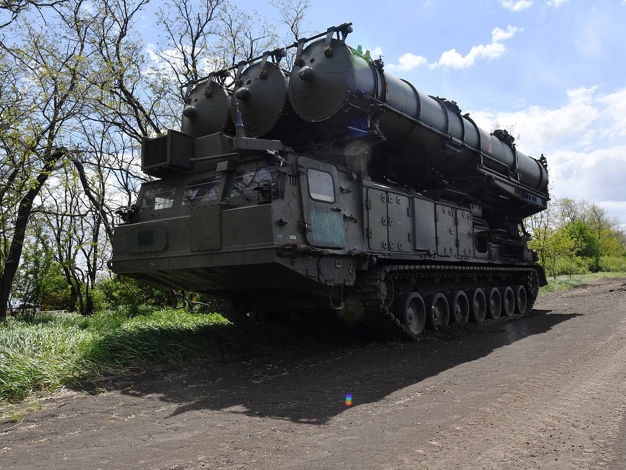 Производитель шасси для С-300 нарастил выпуск: Оружие: Наука и техника:  Lenta.ru