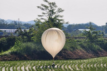 КНДР пообещала Южной Корее еще больше воздушных шаров с навозом
