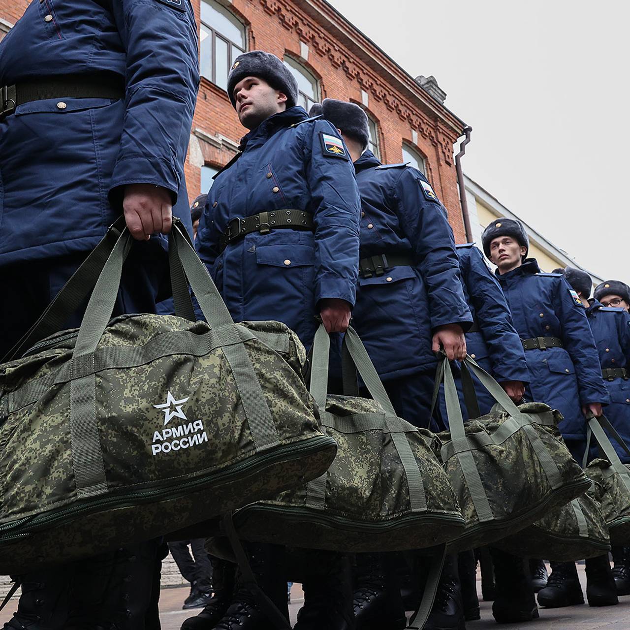 Единый реестр воинского учета: что нужно знать военнообязанным, кому вручат  электронные повестки: Общество: Россия: Lenta.ru