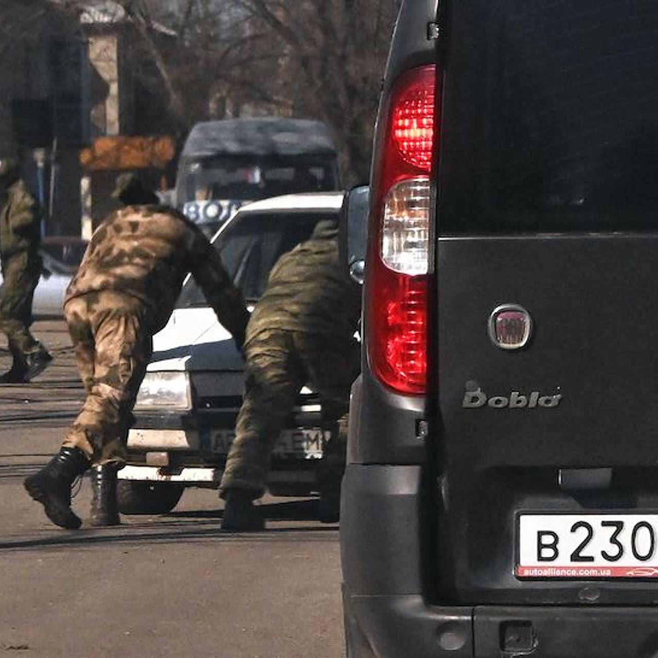 В Госдуме напомнили о вступлении в силу закона о предоставлении машин  бойцам СВО: Общество: Россия: Lenta.ru