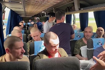 Спецборт доставил на родину 75 освобожденных из военного плена россиян
