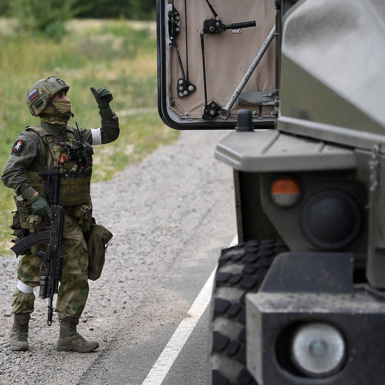 Российские военные заняли более выгодные рубежи в зоне СВО: Россия: Lenta.ru