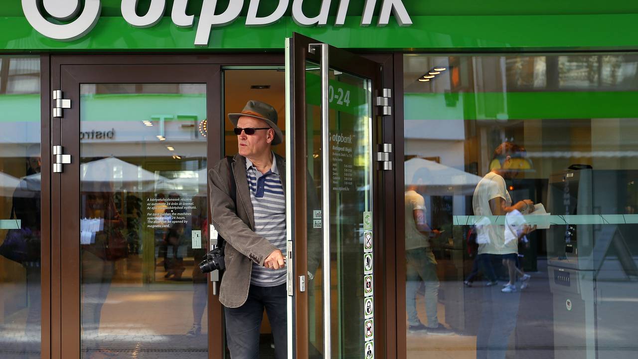 ЦБ Венгрии порекомендовал OTP Bank сократить свою деятельность в России:  Госэкономика: Экономика: Lenta.ru