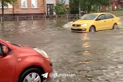 Улицы российского города ушли под воду из-за ливней