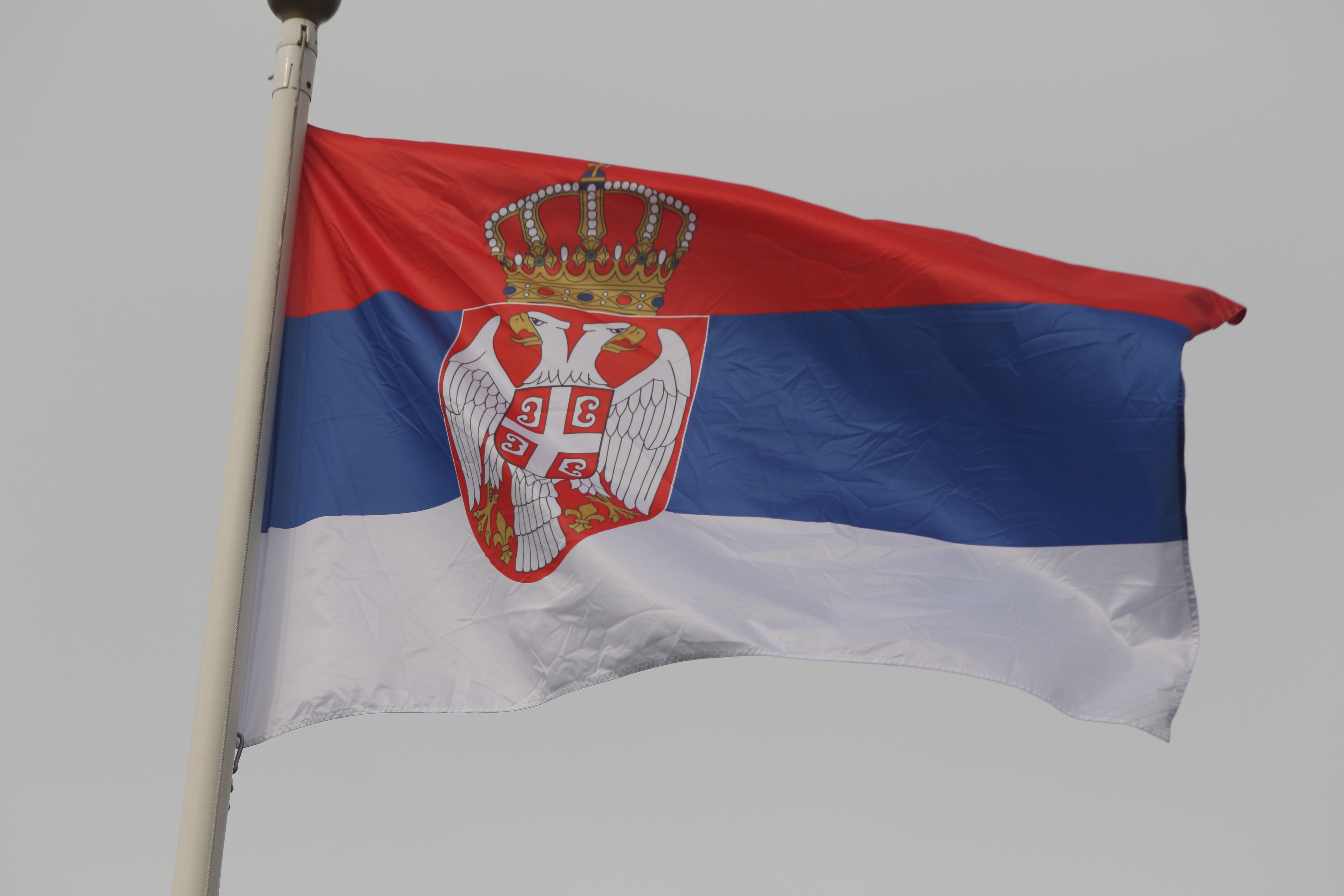 Флаг сербии и россии