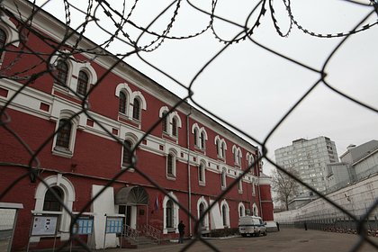 Россиянин посадил пасынка на цепь из-за подозрений в сексе с сестрой