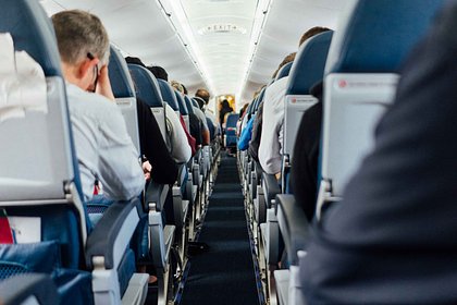 Пассажир испражнился в салоне самолета и возмутил попутчиков запахом фекалий