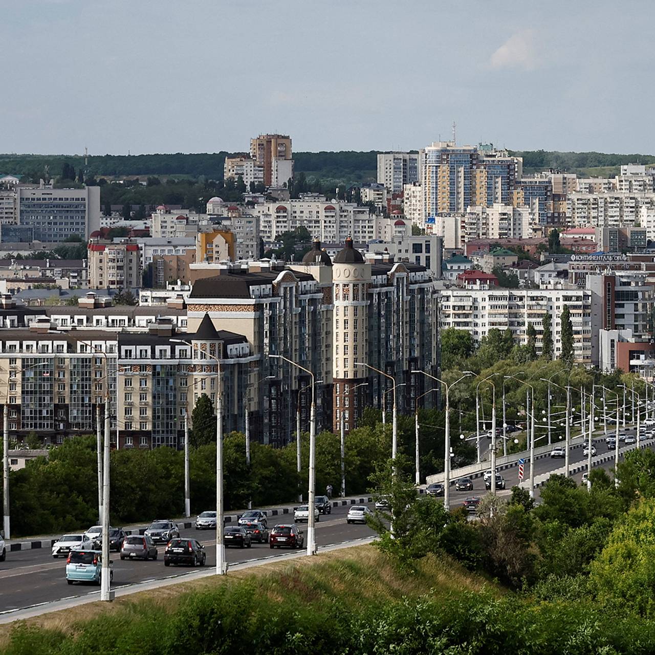 Белгородка пожаловалась на не пустившего ее в укрытие во время сирены  охранника: Общество: Россия: Lenta.ru