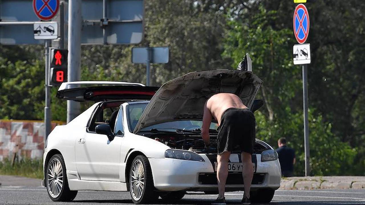 Автомобилистов предупредили о «закипании» автомобиля летом: Городская  среда: Экономика: Lenta.ru