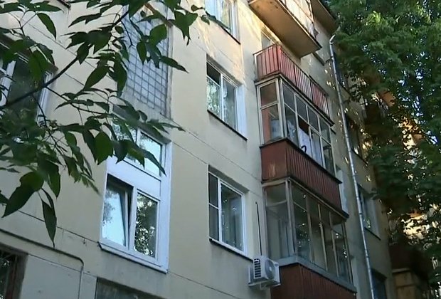 Окна квартиры Эдуарда Никитина, в которой Андрей Приймак провел десять лет