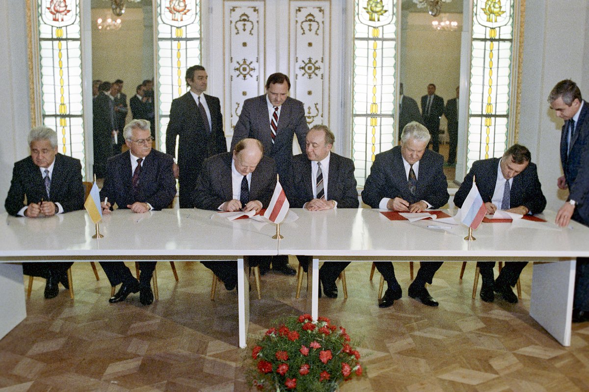 Подписание Беловежских соглашений 8 декабря 1991 года 