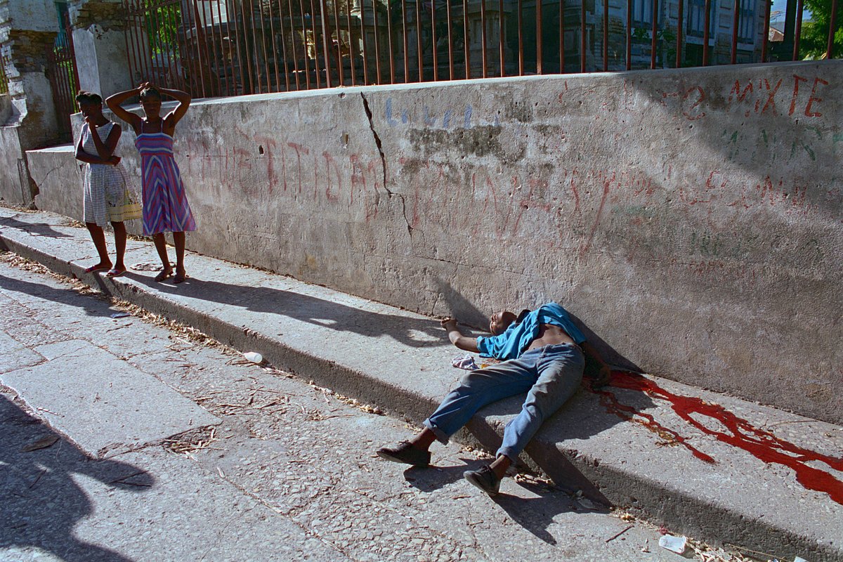 Убитый гаитянин, подозревавшийся в связях с тайной полицией, Гаити, 1 сентября 1994 года