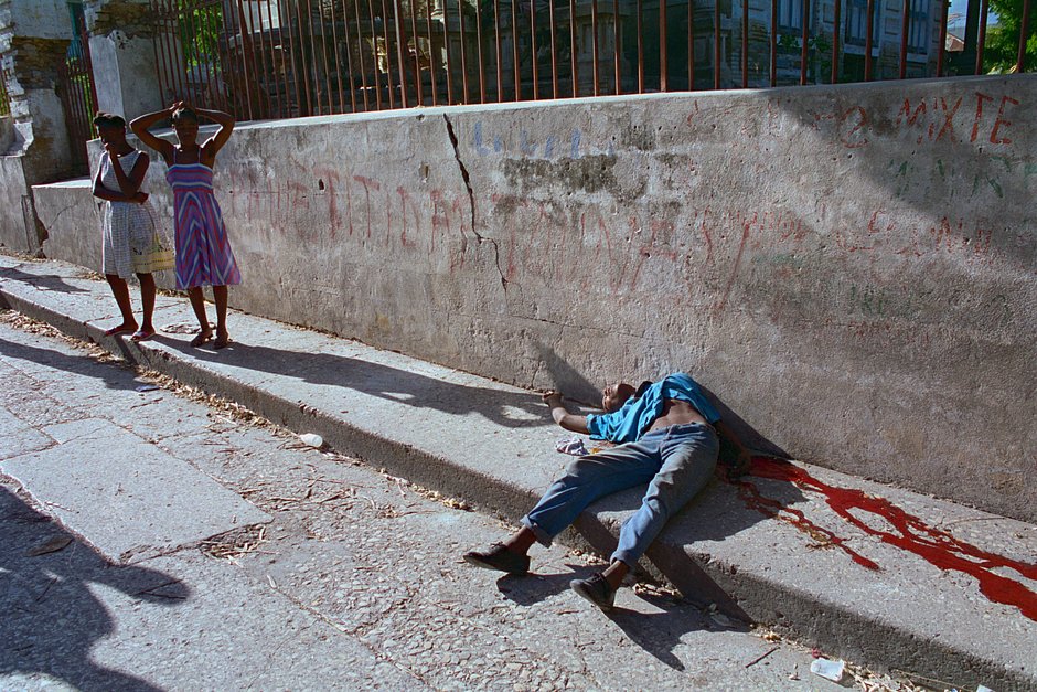 Убитый гаитянин, подозревавшийся в связях с тайной полицией, Гаити, 1 сентября 1994 года
