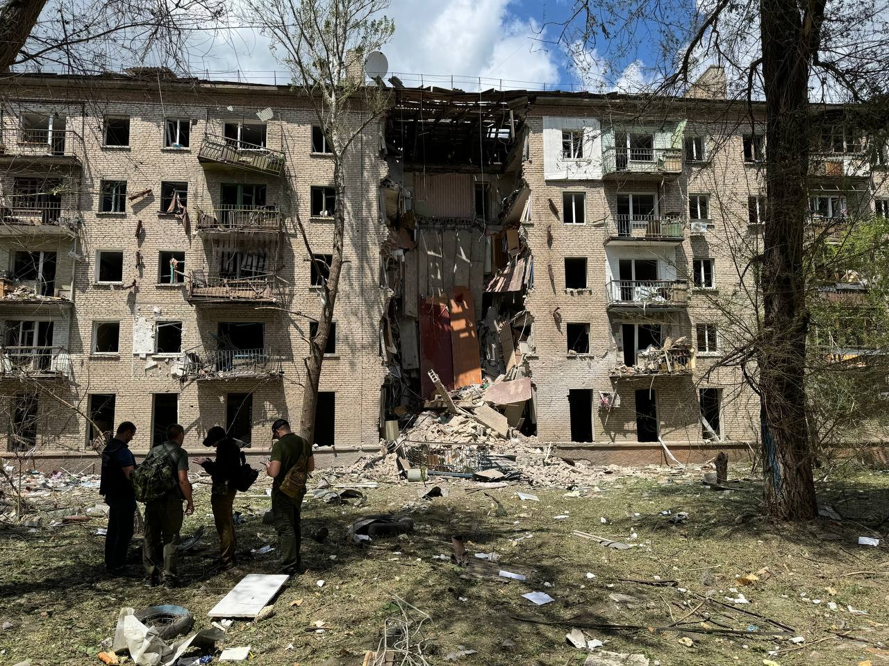 Луганский район