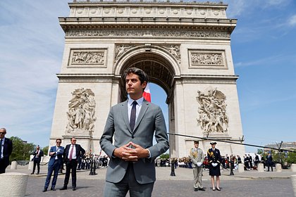 Премьер Франции попросил Макрона принять его отставку после проигрыша его партии