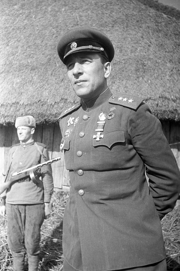 Командующий 1-я гвардейской танковой армии генерал-полковник Михаил Катуков