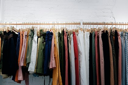 В России выросло количество продаваемой одежды