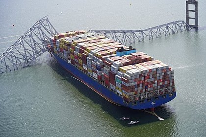 В США восстановили проходимость канала в порту Балтимора