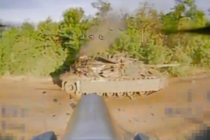 Уничтожение американского танка Abrams в зоне СВО попало на видео