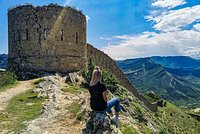 Древние крепости, бесконечные горы и каша из абрикосов. Что посмотреть, посетить и попробовать в Дагестане? Большой гид