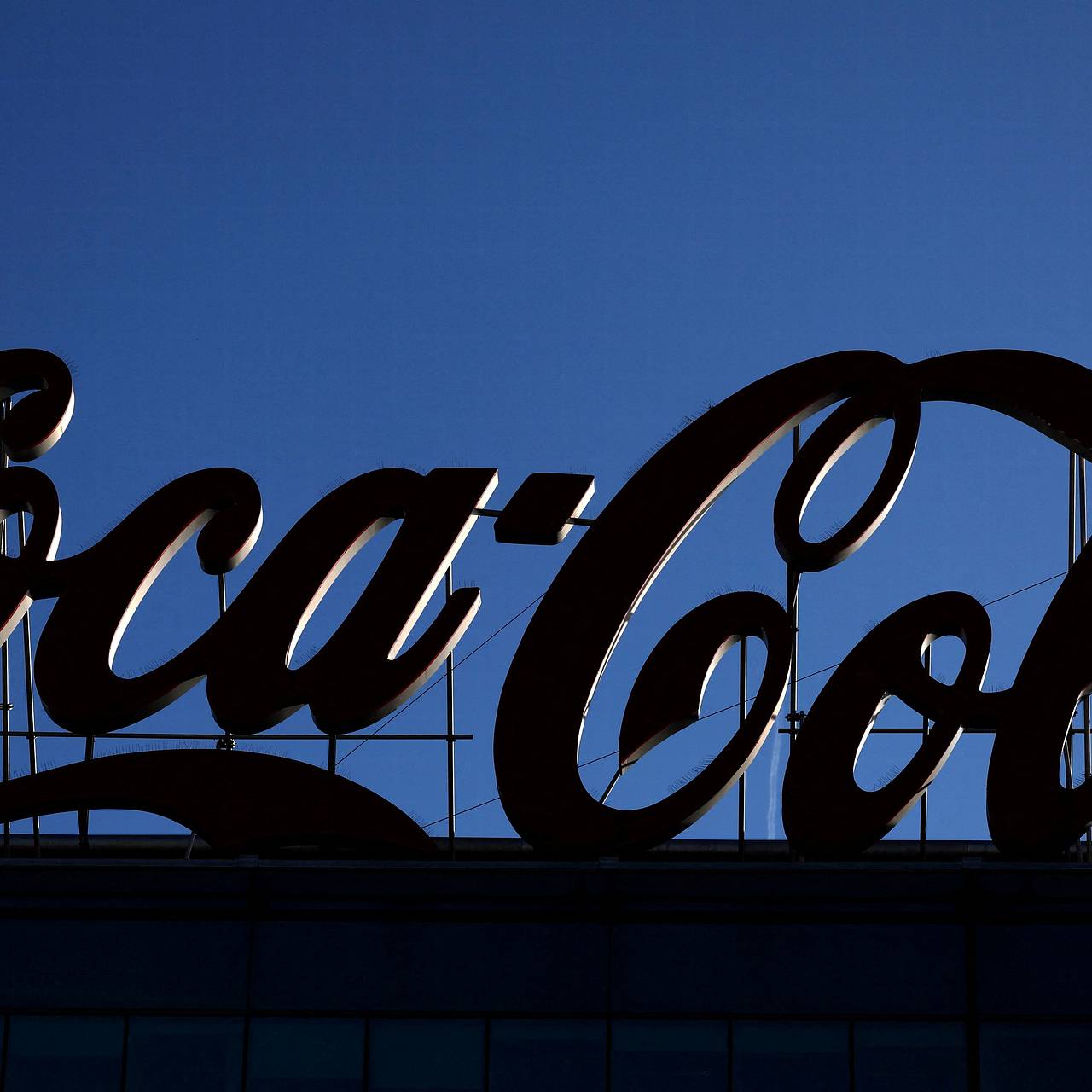 Coca-Cola снова регистрирует свои товарные знаки в России. Вернется ли  американская газировка на рынок?: Рынки: Экономика: Lenta.ru