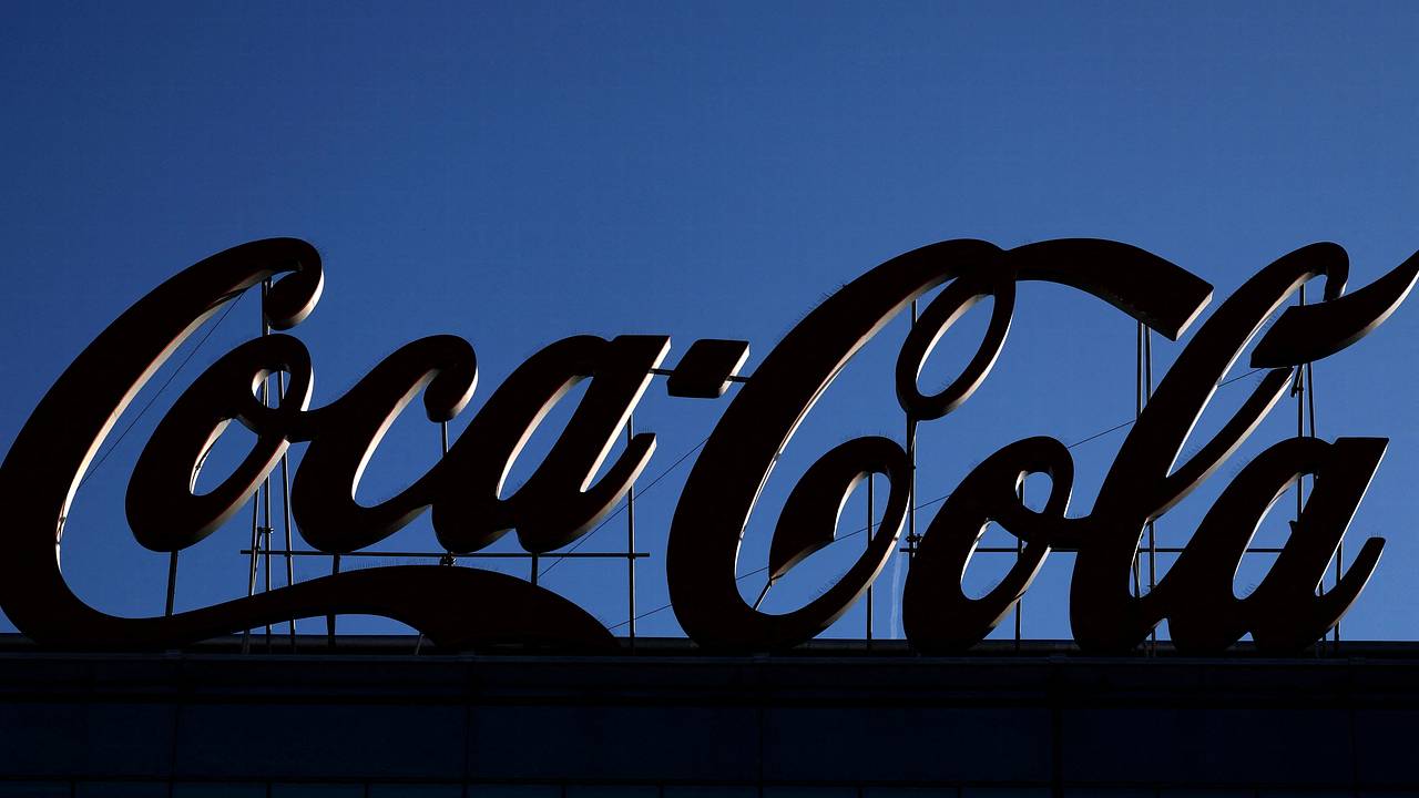 Coca-Cola снова регистрирует свои товарные знаки в России. Вернется ли  американская газировка на рынок?: Рынки: Экономика: Lenta.ru