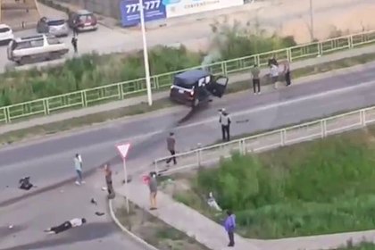 Пьяный водитель влетел в толпу россиян. Тела погибших разметало вдоль дороги, среди них есть дети