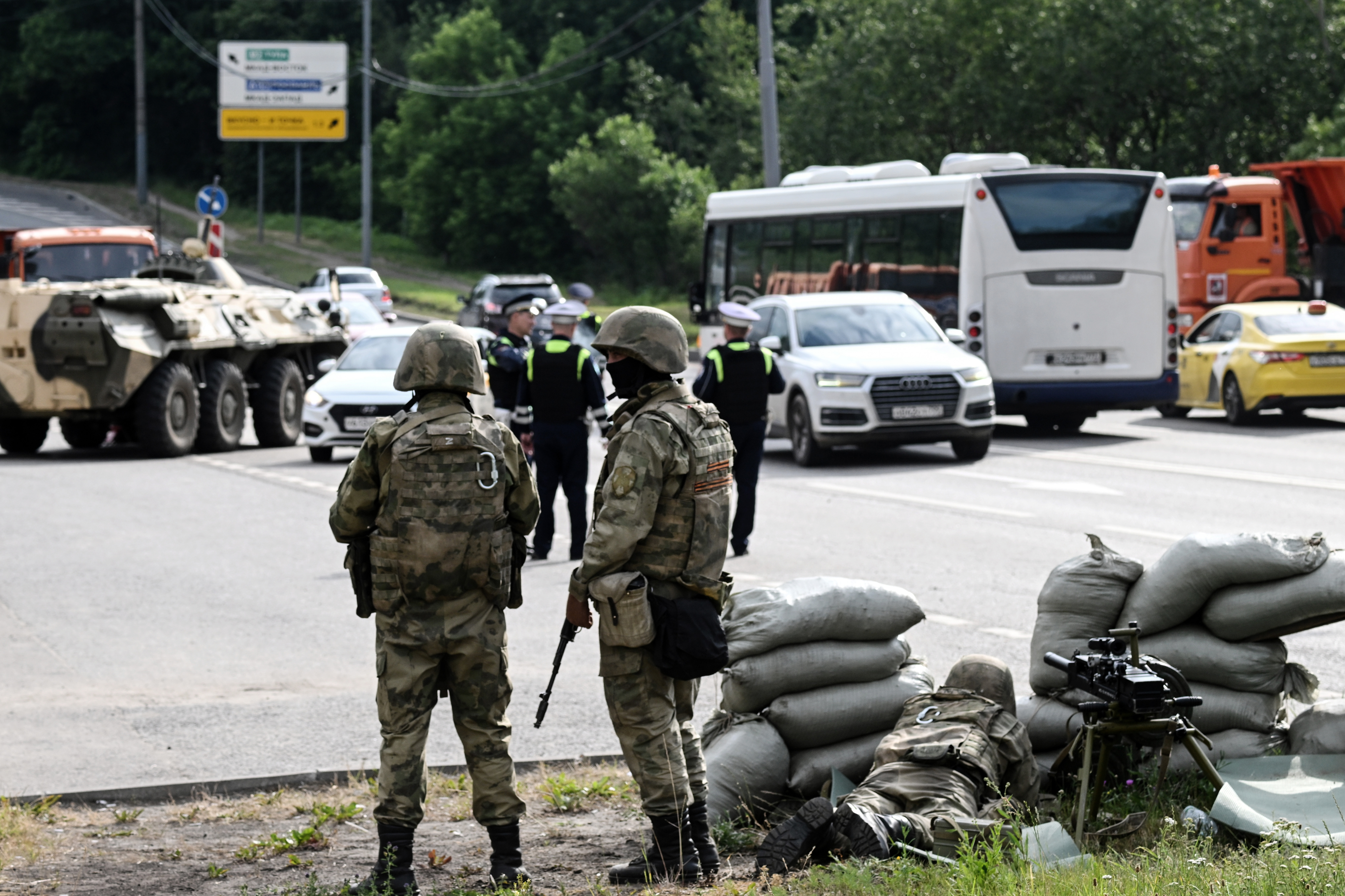 Мятеж Пригожина и ЧВК «Вагнер» в 2023 году: что происходило в  Ростове-на-Дону и Воронеже, свидетельства очевидцев: Общество: Россия:  Lenta.ru