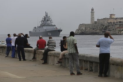 Корабли ВМФ России находятся на Кубе с официальным визитом. Вслед за ними на остров прибыла подлодка США