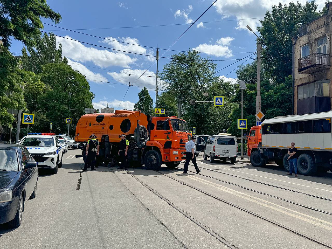 Захватившие заложников в ростовском СИЗО планировали взорвать здание  Верховного суда КЧР: Криминал: Силовые структуры: Lenta.ru